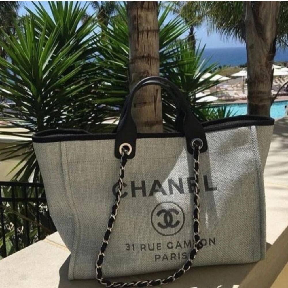 🔥 CHANEL Deauville Two-Way Tote Bag, GWP, VIP, New! 🔥 - Picture 2 of 10